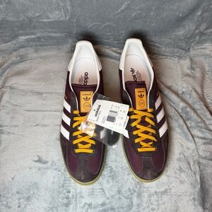 Adidas Men's Gazelle Indoor Maroon and Gold Sneakers NWT